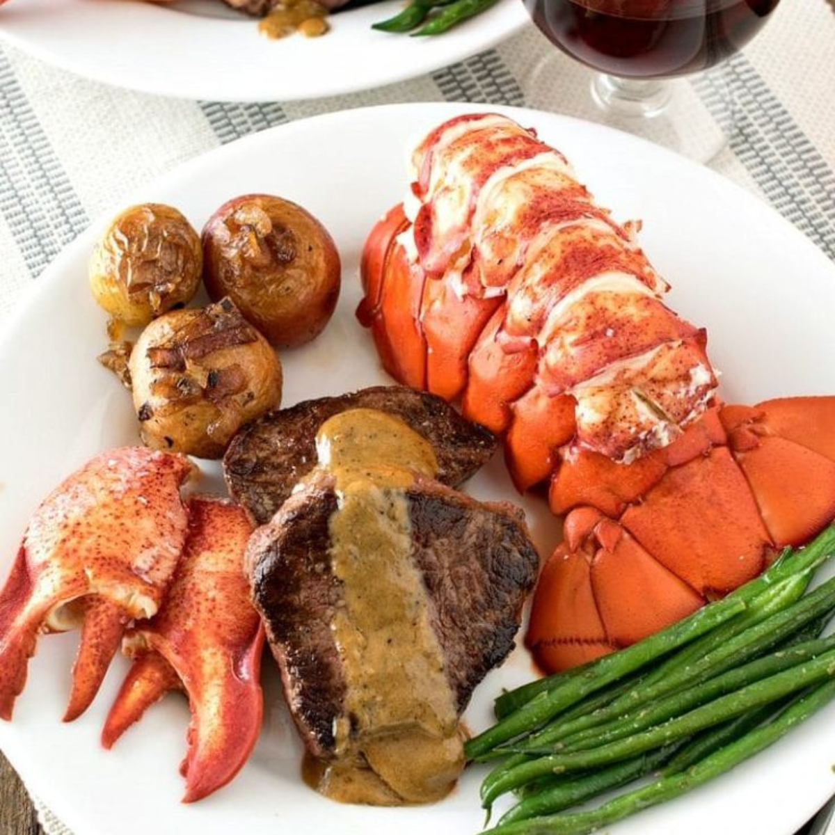 Get FREE Wagyu beef - Buy 15 Lbs Live Maine Lobsters