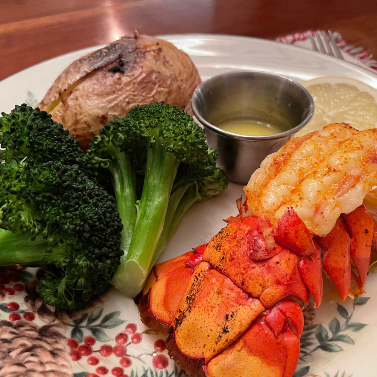 Get FREE Wagyu beef - Buy 15 Lbs Live Maine Lobsters